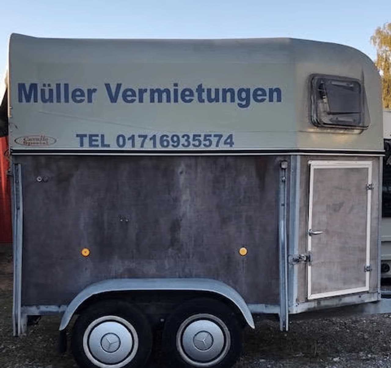Geschlossener Anhänger von Müller Vermietungen